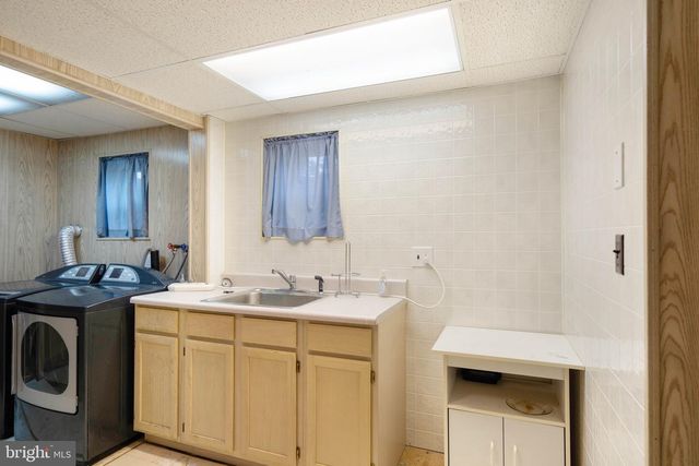 703 S VALLEY AVE, Vineland, NJ 08360