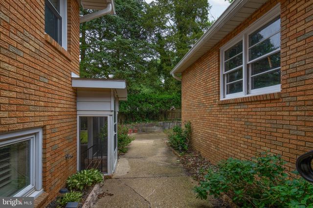 703 S VALLEY AVE, Vineland, NJ 08360