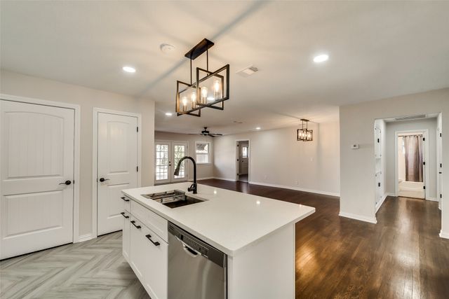 4332 Diaz Avenue, Fort Worth, TX 76107