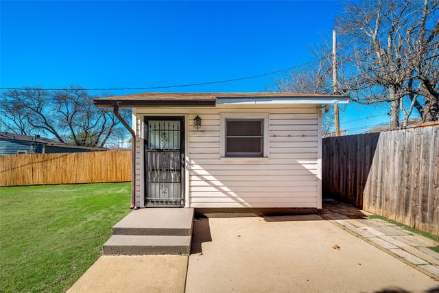 4332 Diaz Avenue, Fort Worth, TX 76107