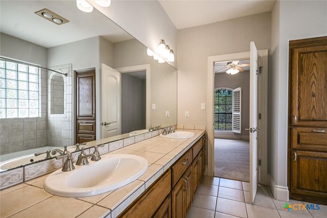 19620 Single Peak Cove, Spicewood, TX 78669