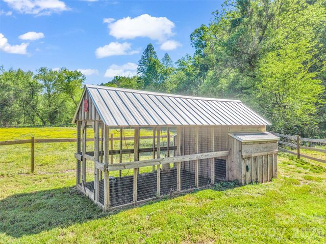 400 Calhoun Trail, Rutherfordton, NC 28139