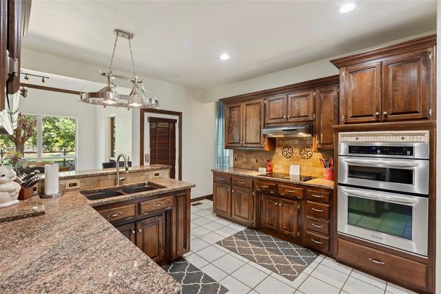 541 Wildmeadow Drive, Edmond, OK 73003