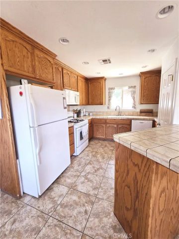 22337 Briarwood, Crestline, CA 92325