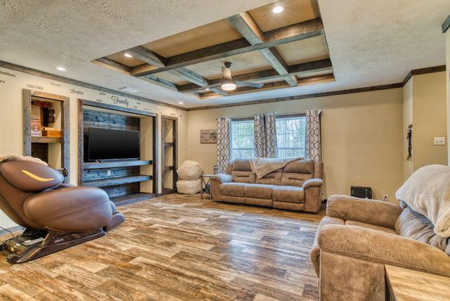 721 Spa Rd, Lewisburg, KY 42256