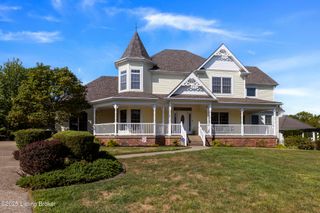 750 Persimmon Ridge Dr, Louisville, KY 40245