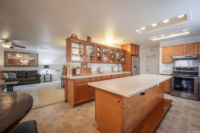 124 Springtree Grove, Cibolo, TX 78108