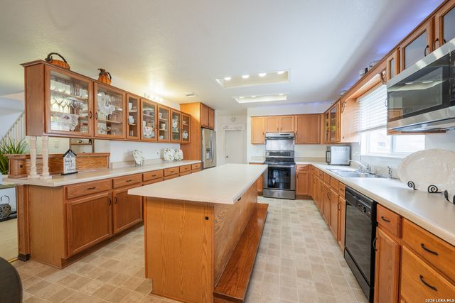 124 Springtree Grove, Cibolo, TX 78108