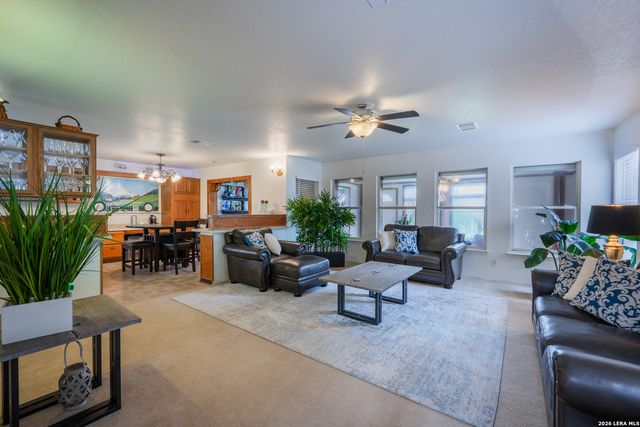 124 Springtree Grove, Cibolo, TX 78108