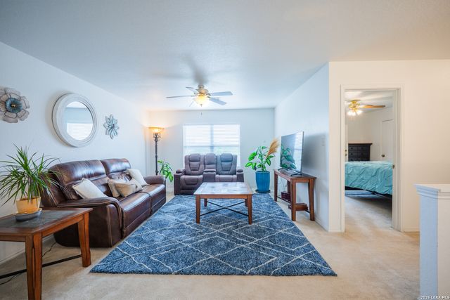124 Springtree Grove, Cibolo, TX 78108
