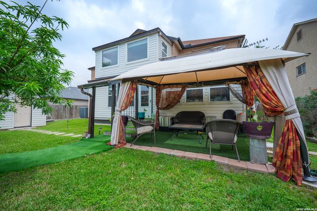 124 Springtree Grove, Cibolo, TX 78108