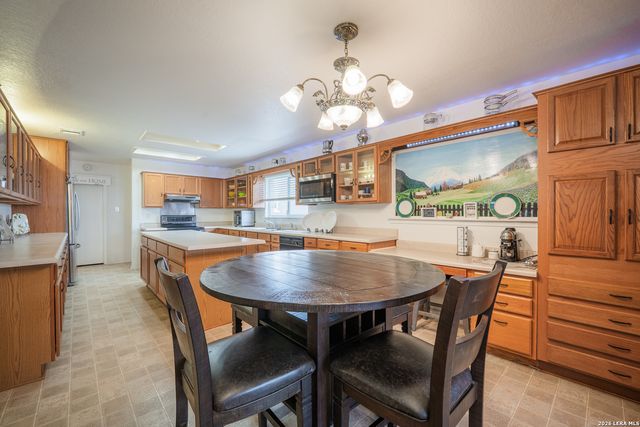 124 Springtree Grove, Cibolo, TX 78108