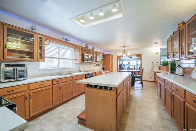124 Springtree Grove, Cibolo, TX 78108