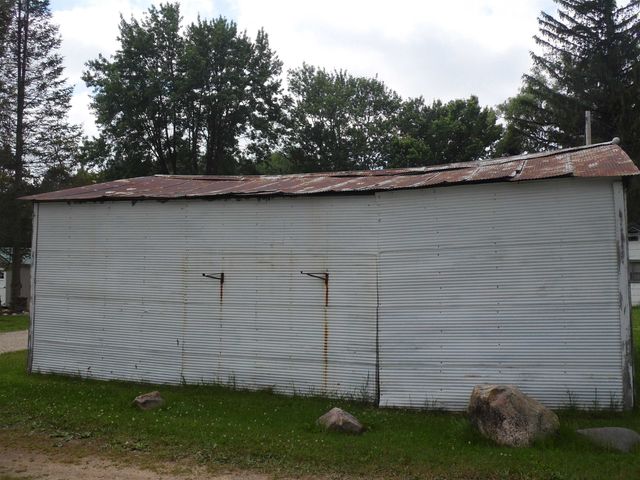 3720 N Hoover Avenue, Gladwin, MI 48624