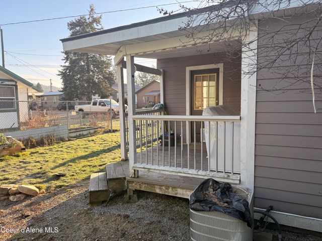 208 S 6th ST, Pinehurst, ID 83850