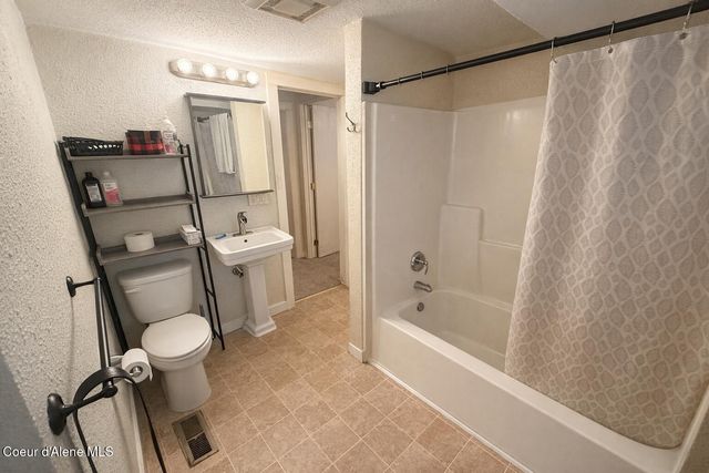 208 S 6th ST, Pinehurst, ID 83850