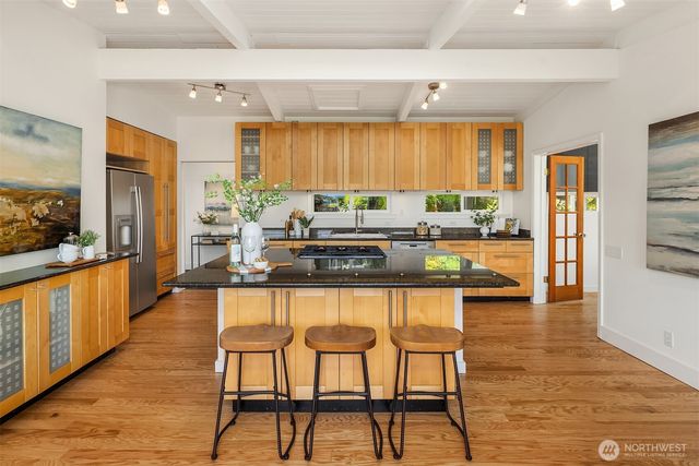 11059 SE 31st Street, Bellevue, WA 98004
