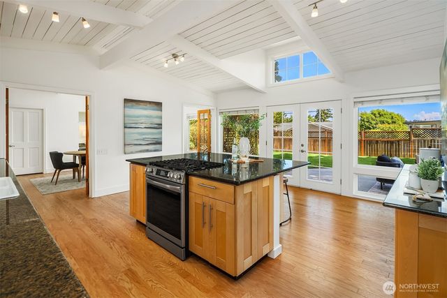 11059 SE 31st Street, Bellevue, WA 98004