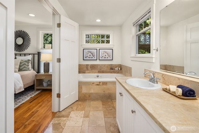 11059 SE 31st Street, Bellevue, WA 98004