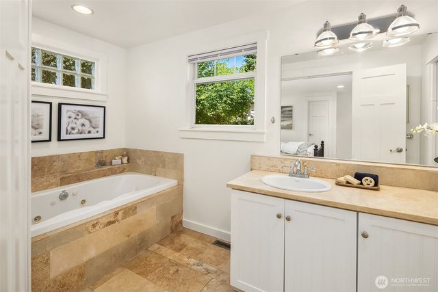 11059 SE 31st Street, Bellevue, WA 98004