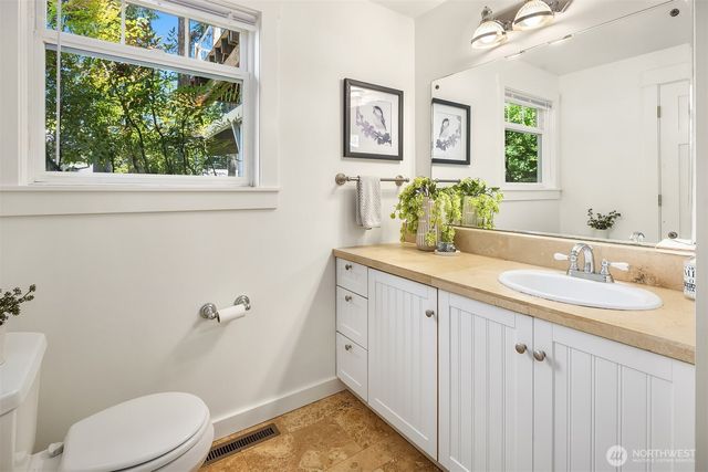 11059 SE 31st Street, Bellevue, WA 98004