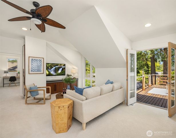 11059 SE 31st Street, Bellevue, WA 98004