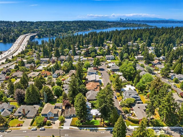 11059 SE 31st Street, Bellevue, WA 98004