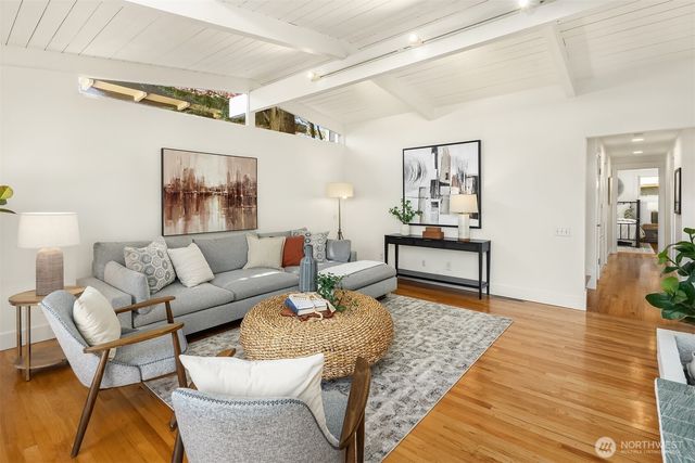 11059 SE 31st Street, Bellevue, WA 98004