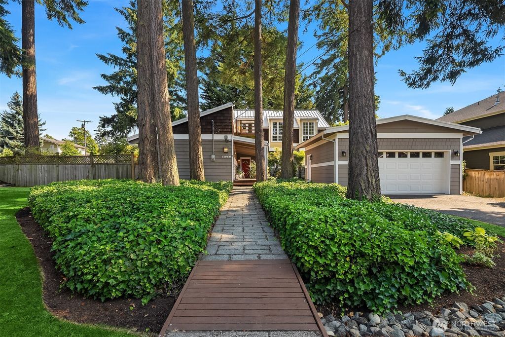 11059 SE 31st Street, Bellevue, WA 98004