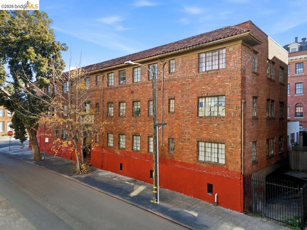 1290 26th Ave, Oakland, CA 94601