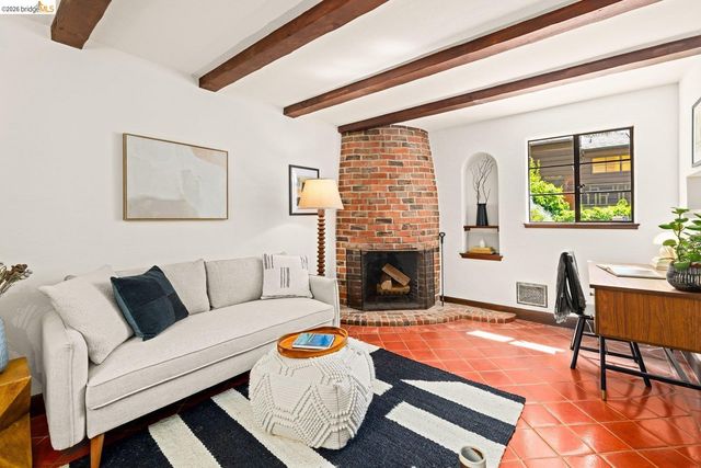 636 Euclid Ave, Berkeley, CA 94708