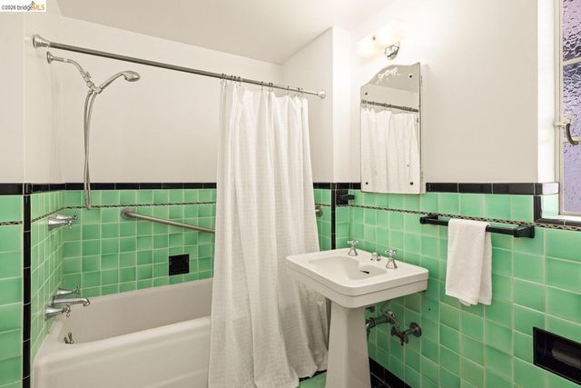 636 Euclid Ave, Berkeley, CA 94708