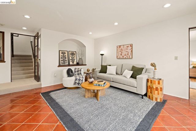 636 Euclid Ave, Berkeley, CA 94708