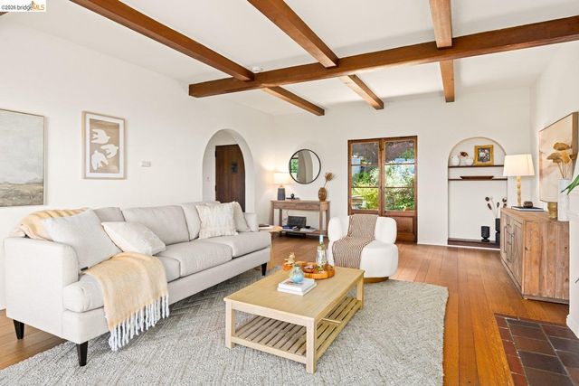 636 Euclid Ave, Berkeley, CA 94708