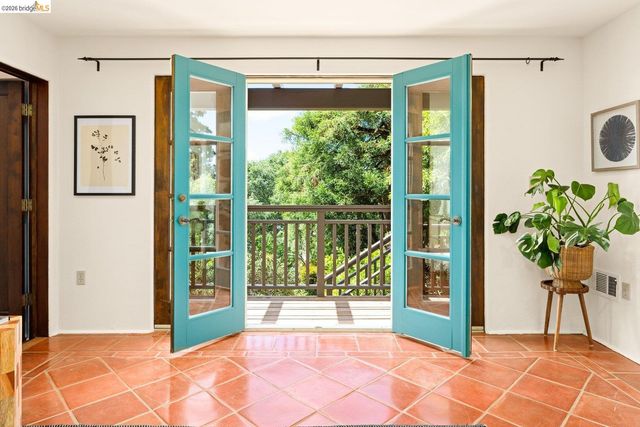 636 Euclid Ave, Berkeley, CA 94708