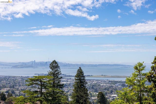 636 Euclid Ave, Berkeley, CA 94708