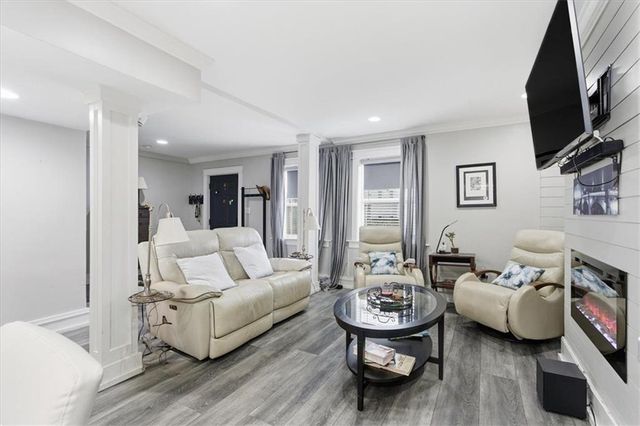 2855 PEACHTREE NE Road 124, Atlanta, GA 30305