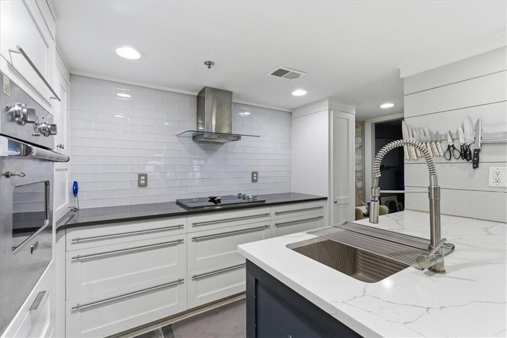 2855 PEACHTREE NE Road 124, Atlanta, GA 30305