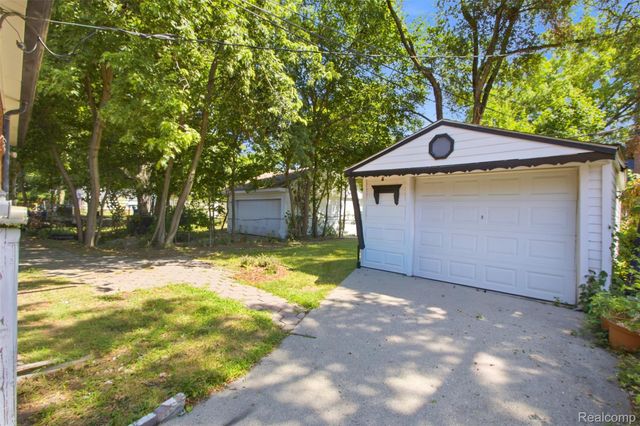 9546 Hazelton Avenue, Detroit, MI 48239