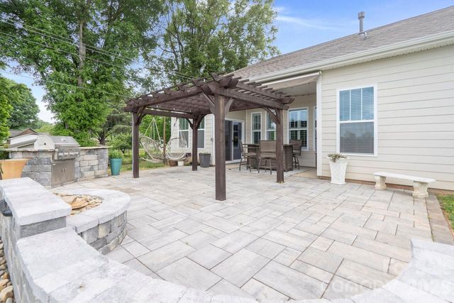 149 Cup Chase Drive, Mooresville, NC 28115