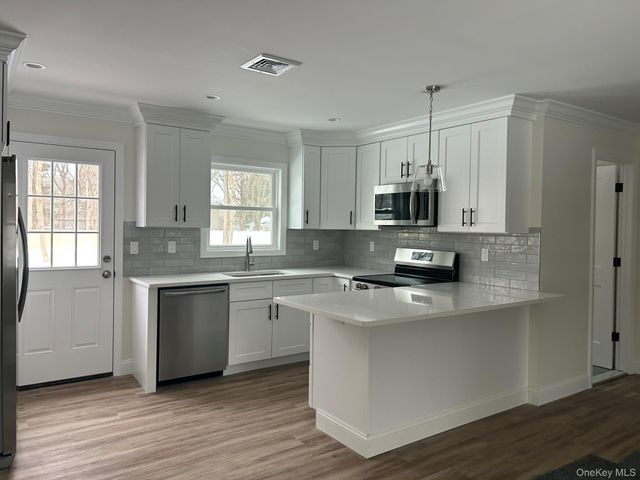 70 Crestwood Drive, Shirley, NY 11967