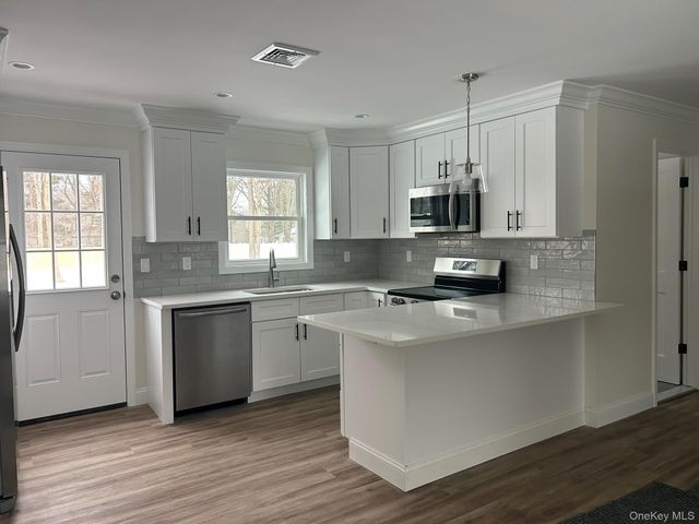 70 Crestwood Drive, Shirley, NY 11967