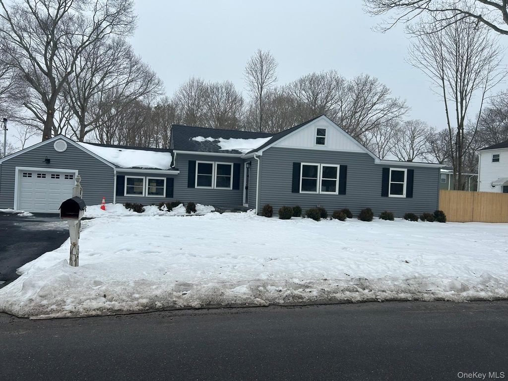 70 Crestwood Drive, Shirley, NY 11967