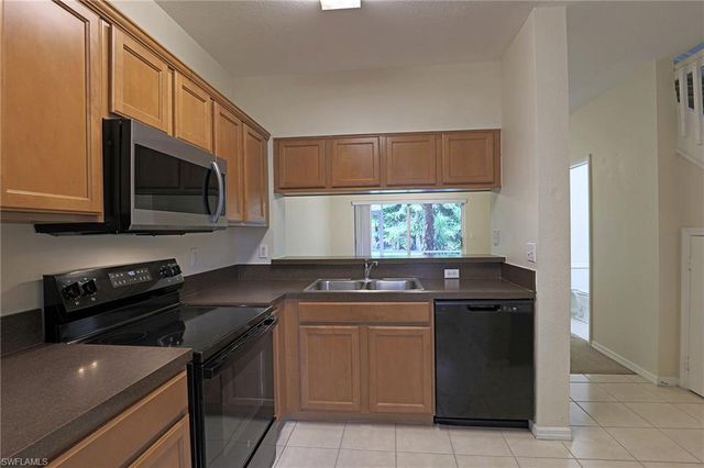 8205 Pacific Beach DR, Fort Myers, FL 33966