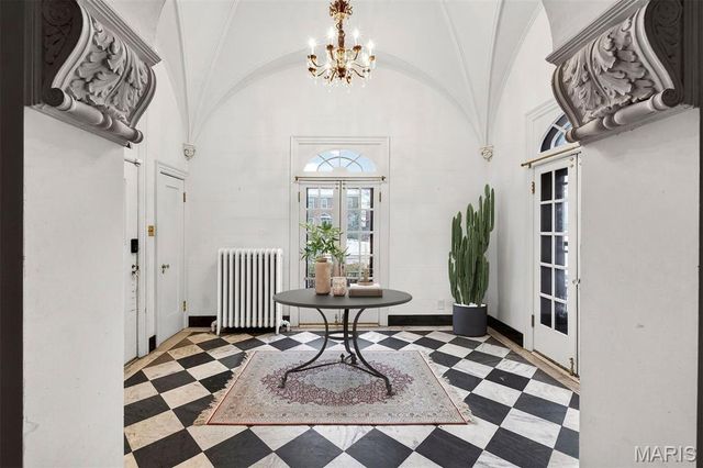 49 Aberdeen Place, Clayton, MO 63105