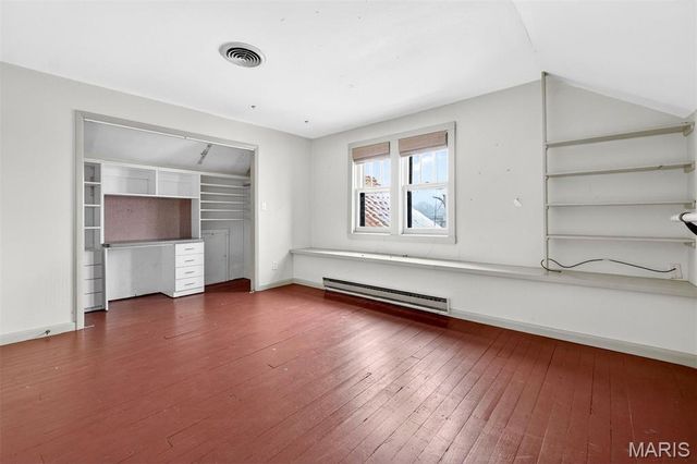 49 Aberdeen Place, Clayton, MO 63105