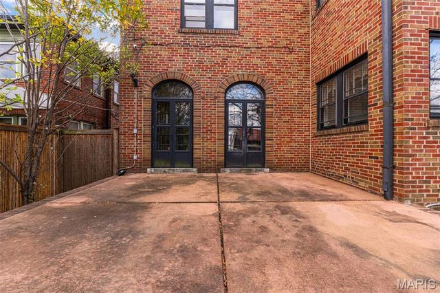 49 Aberdeen Place, Clayton, MO 63105