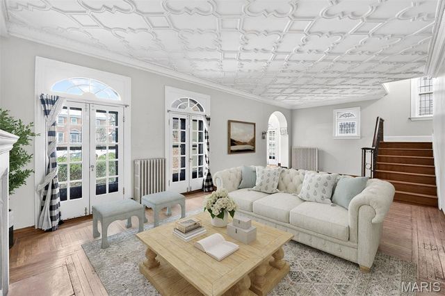 49 Aberdeen Place, Clayton, MO 63105