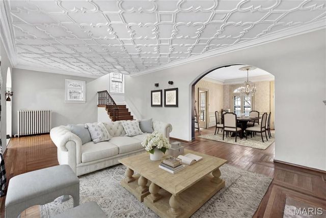 49 Aberdeen Place, Clayton, MO 63105