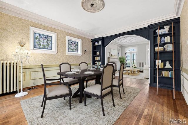 49 Aberdeen Place, Clayton, MO 63105